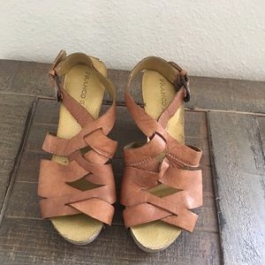 Brown sandals size 8.